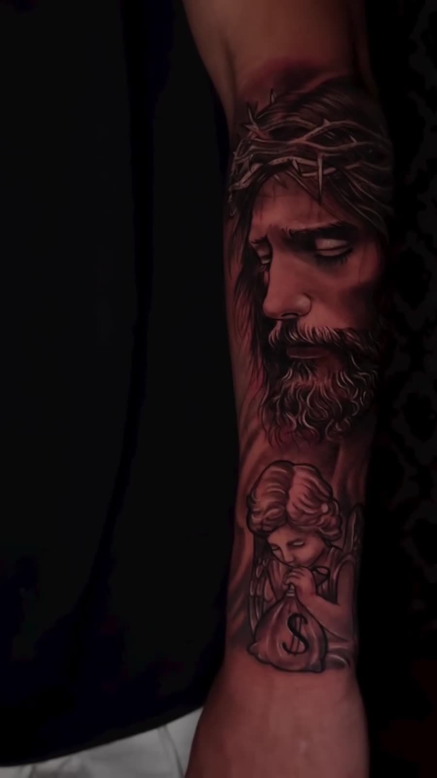 Tatuagem — Cristo em realismo por Fabão Tatuador