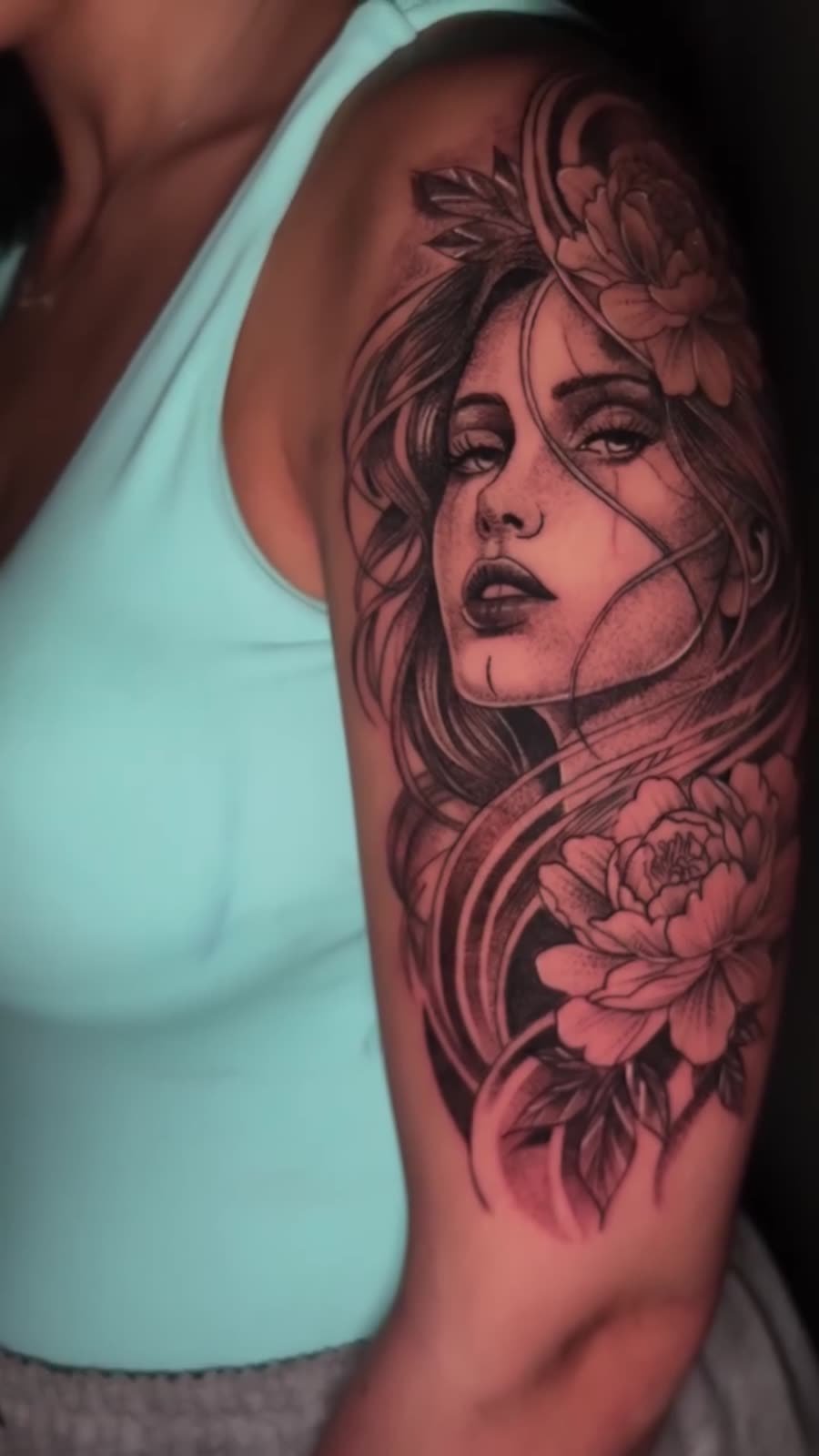 Tatuagem — Rosto feminino por Fabão Tatuador